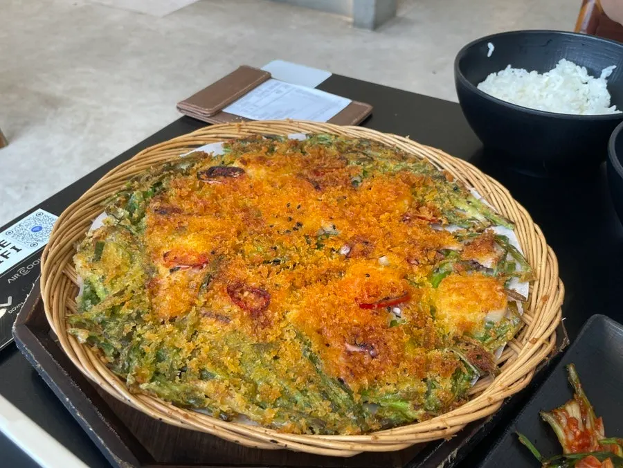 Bowl of cooked kalguksu noodles scooped out