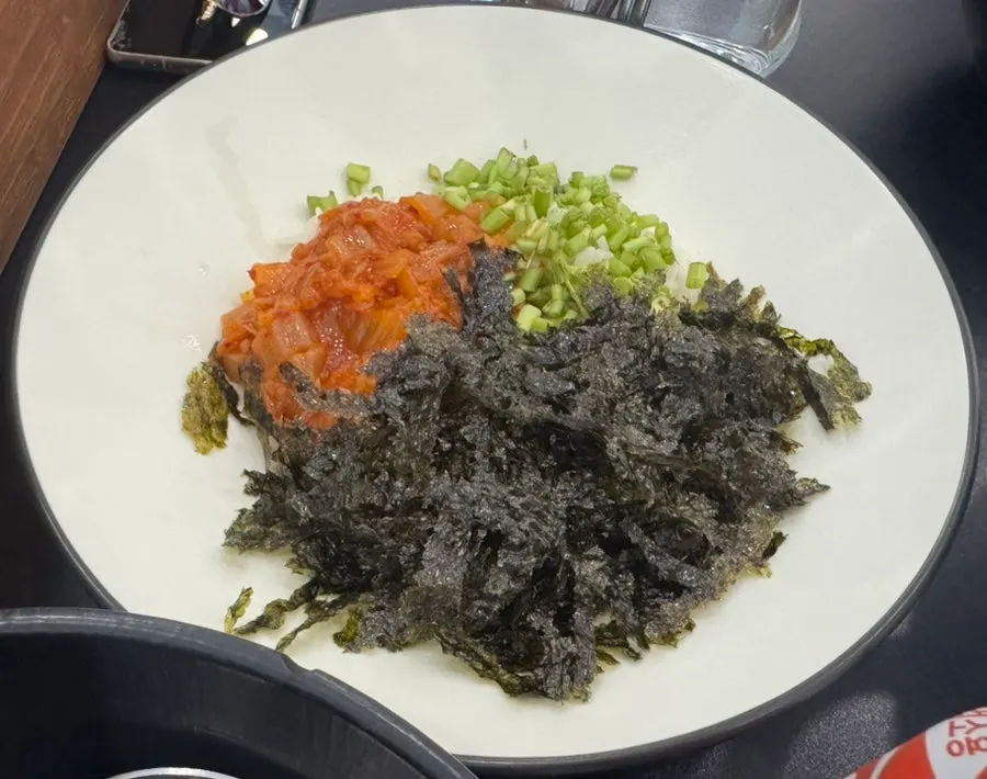 Half flat noodles, half kalguksu noodles