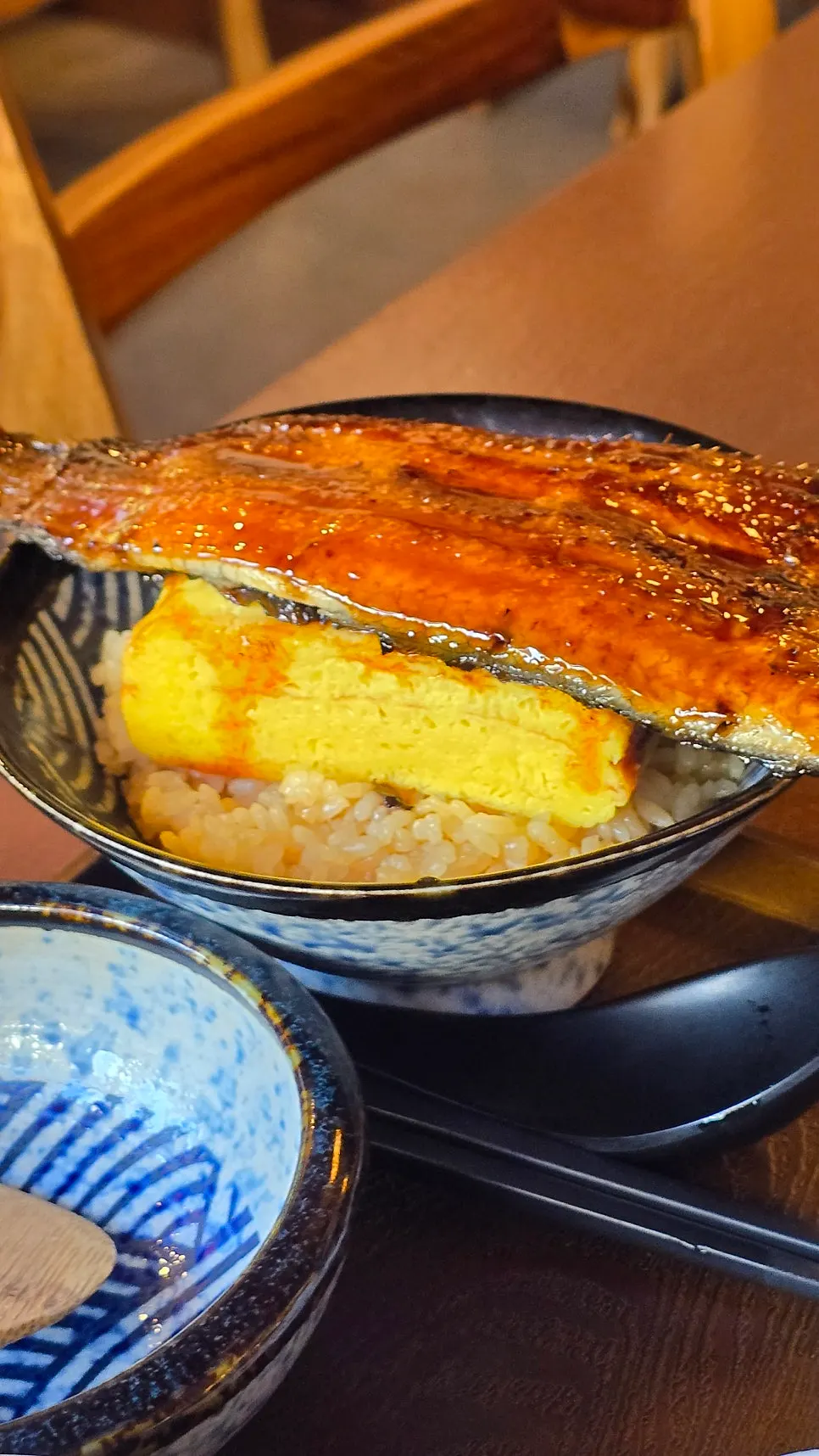 Eel rice bowl set with soup and side dishes