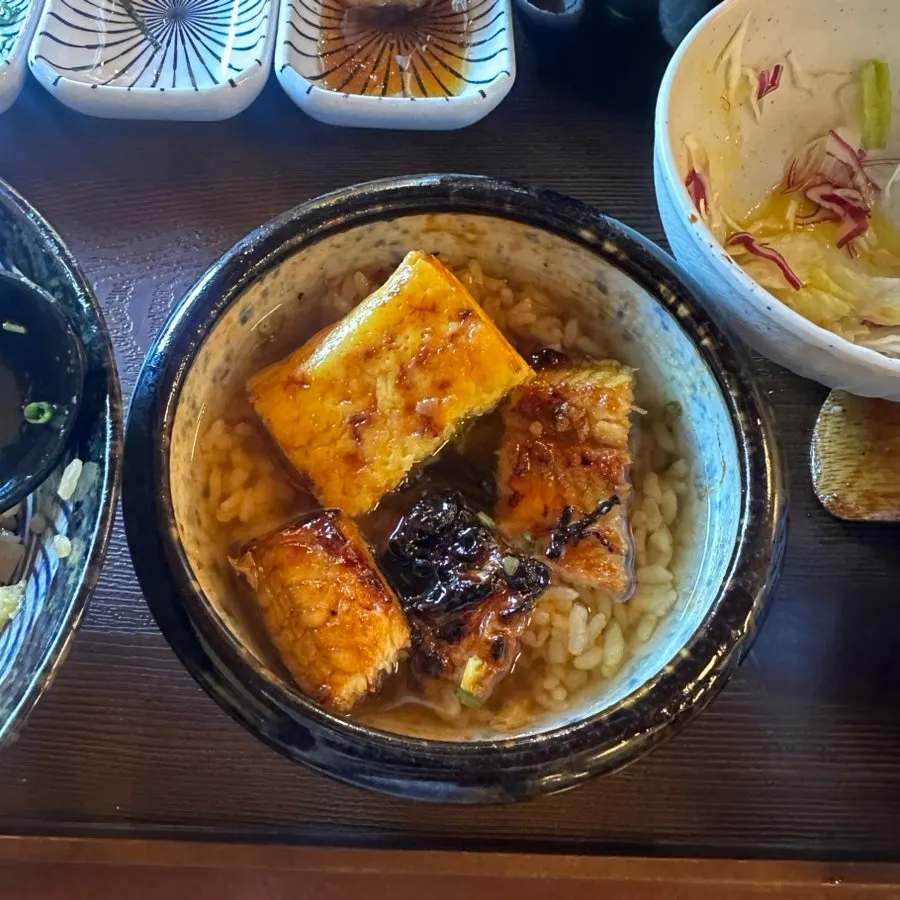 A bowl of eel rice with ochazuke poured over it