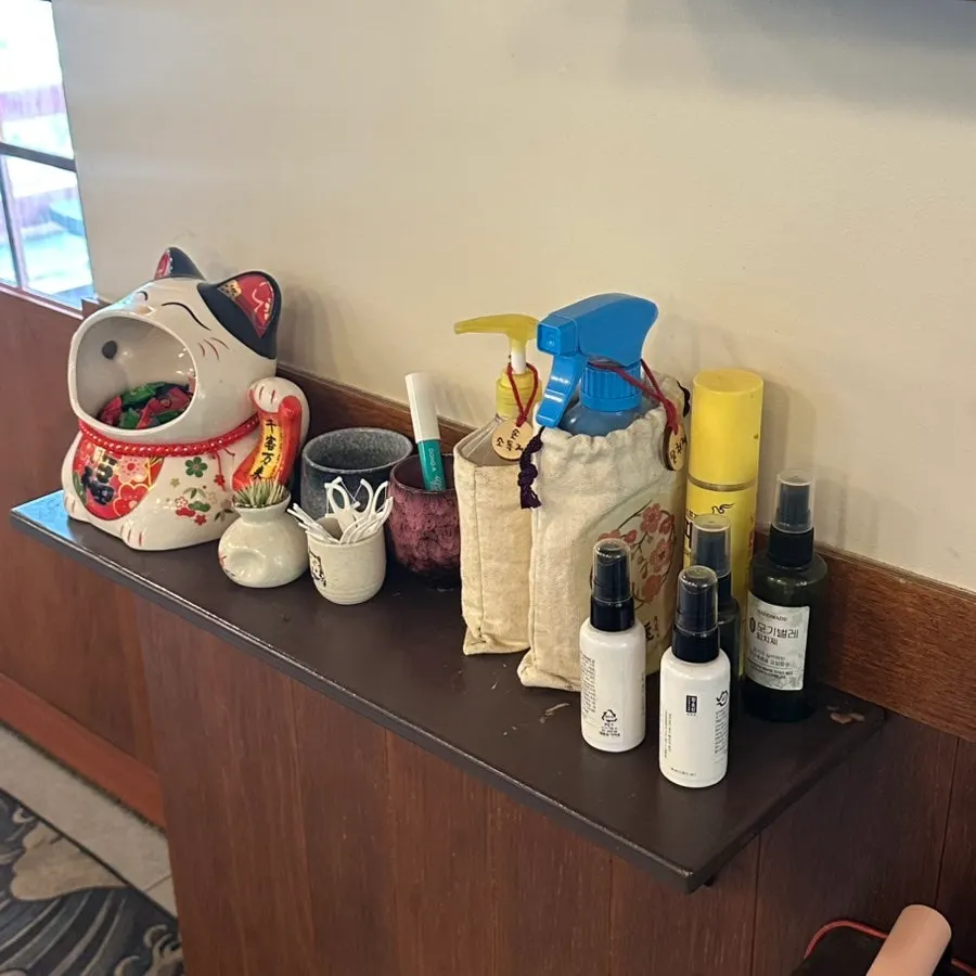 Chargers set out for customers in the restaurant