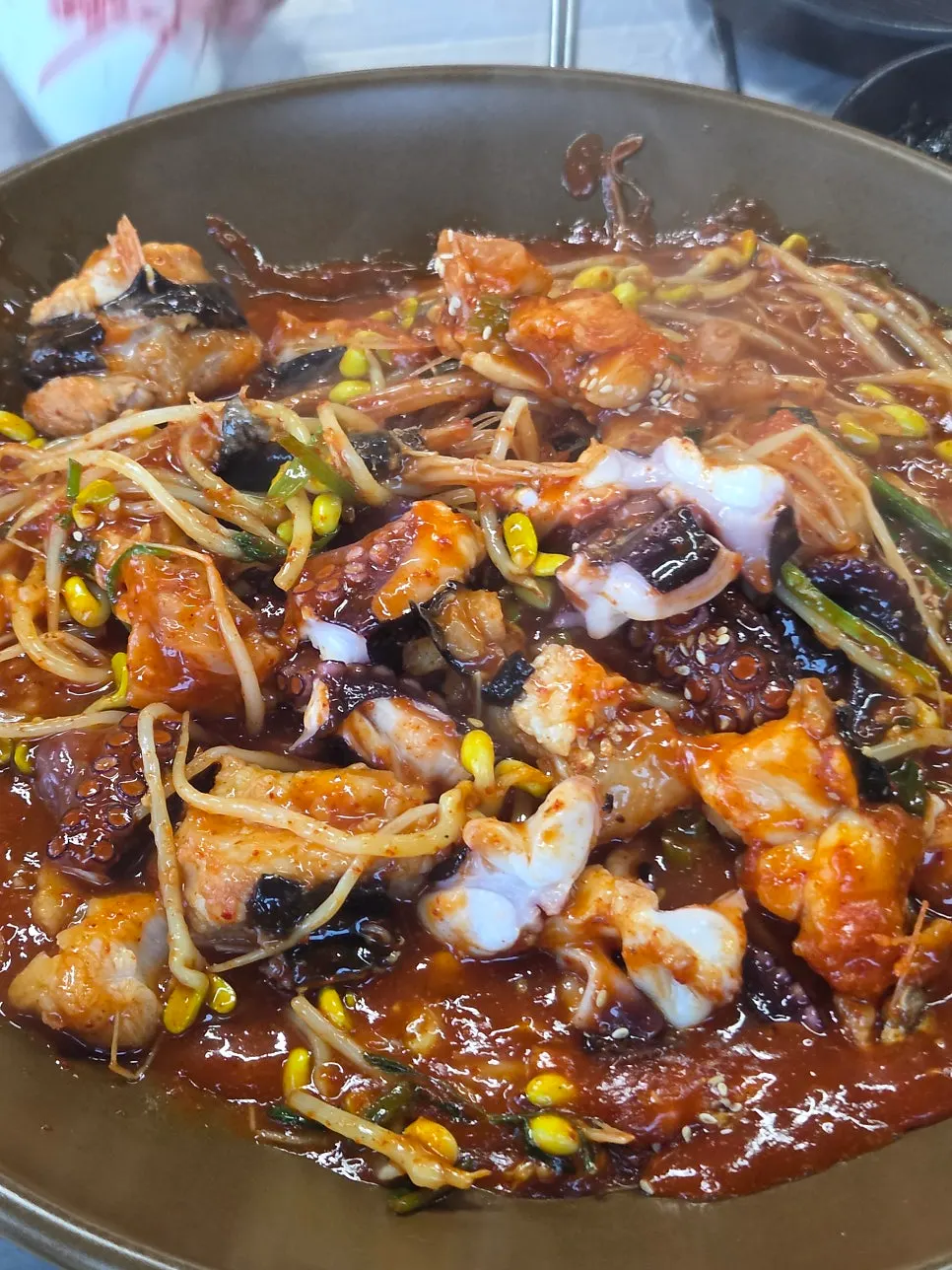 밥과 곁들이는 매콤한 아구문어찜