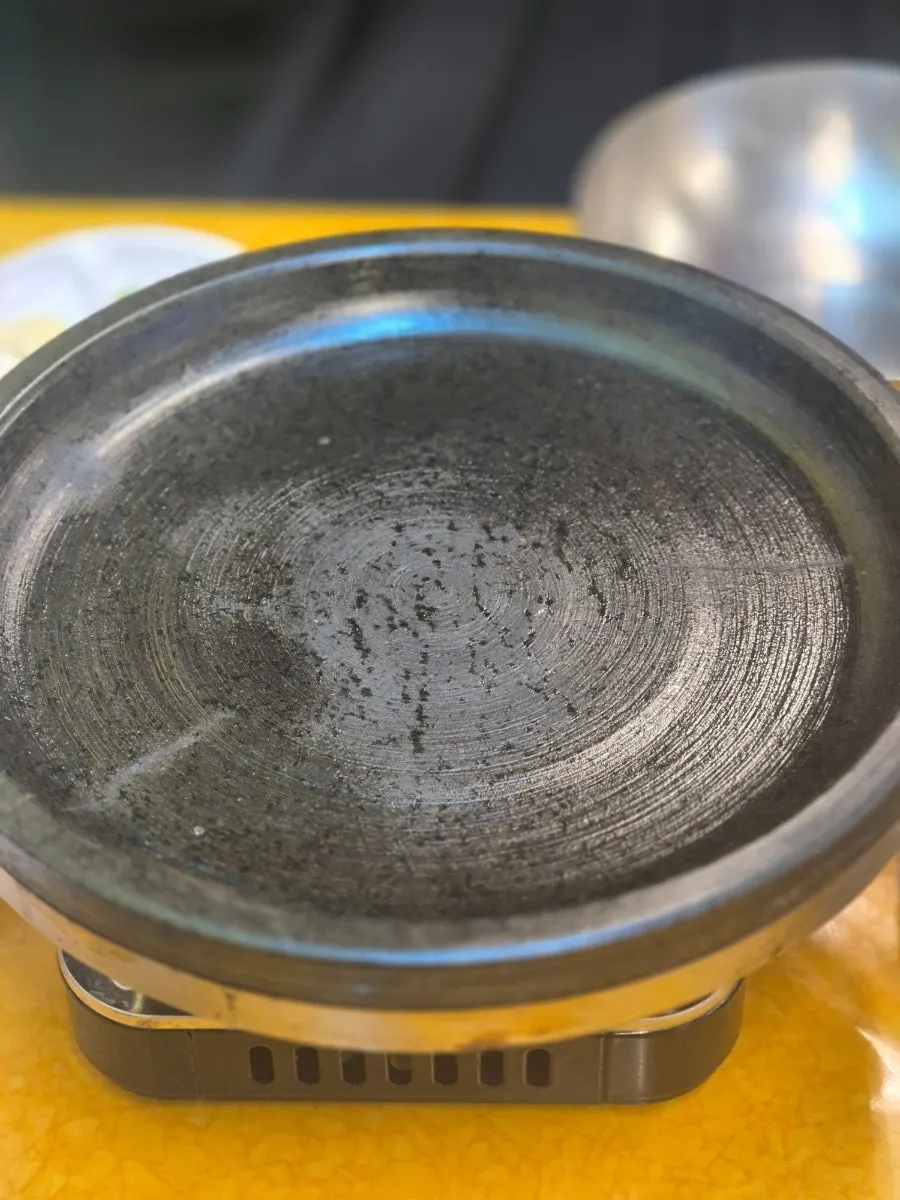 아나고 돌판볶음용 돌판과 조개구이 연탄