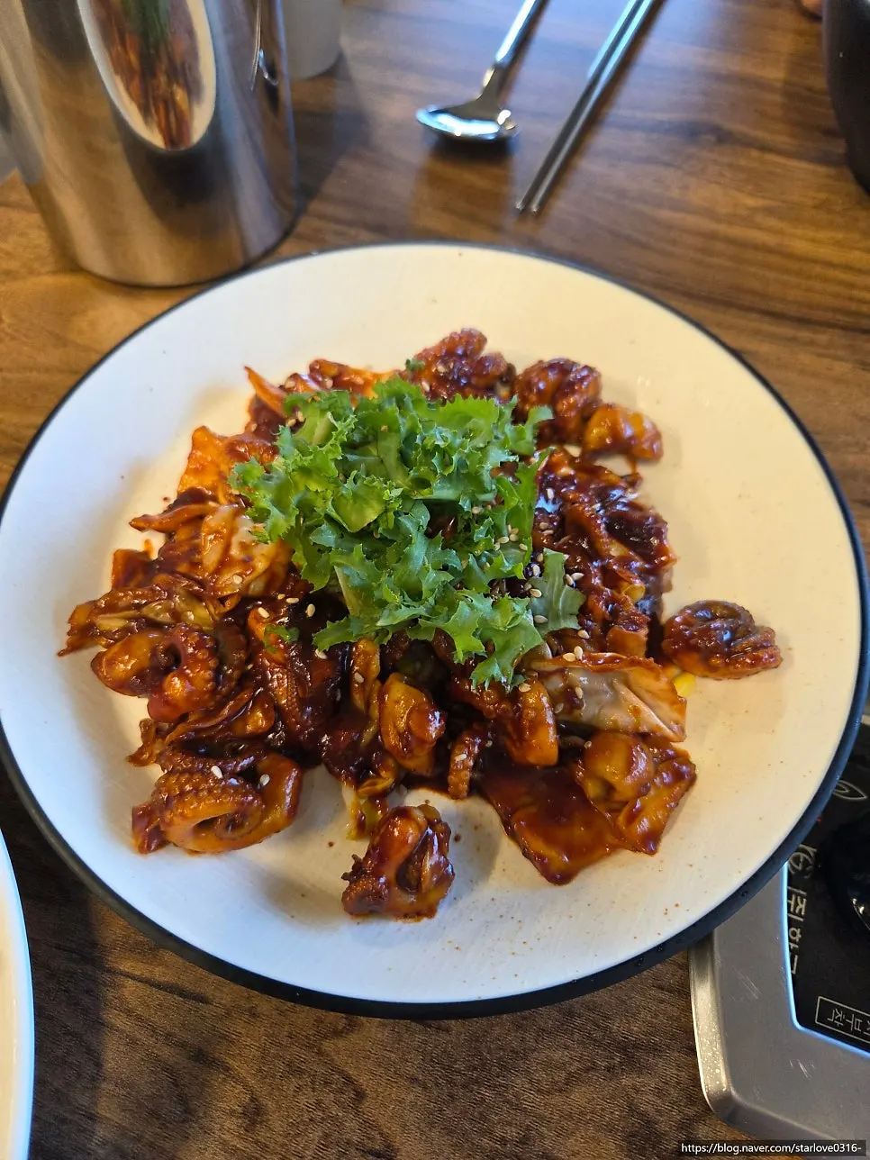 Set meal with jjukkumi and barley rice included