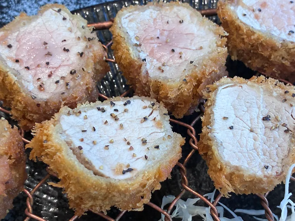 Crispy breaded hirekatsu