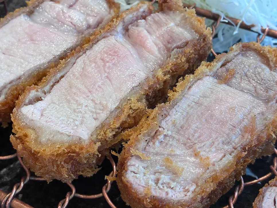 Rosukatsu dipped in sauce
