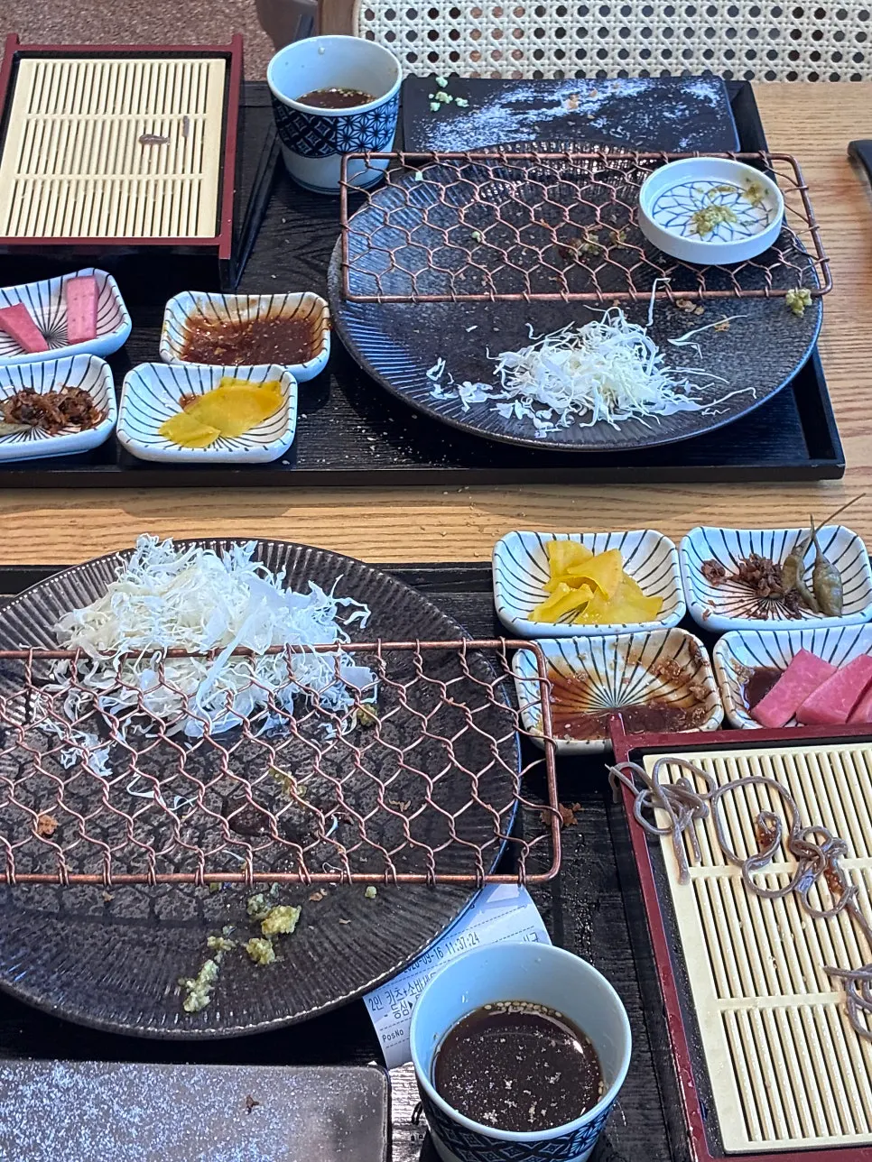 Finishing spread of the 2-person katsu-soba set