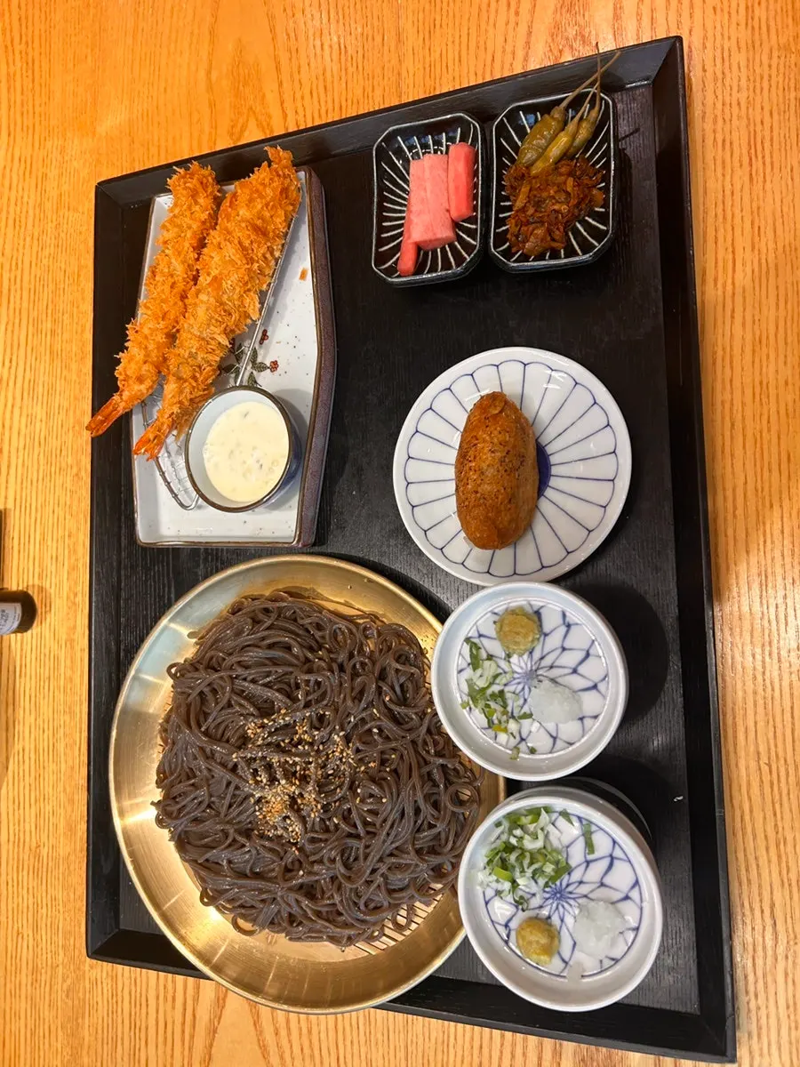 면과 국물이 따로 나온 텐자루 소바