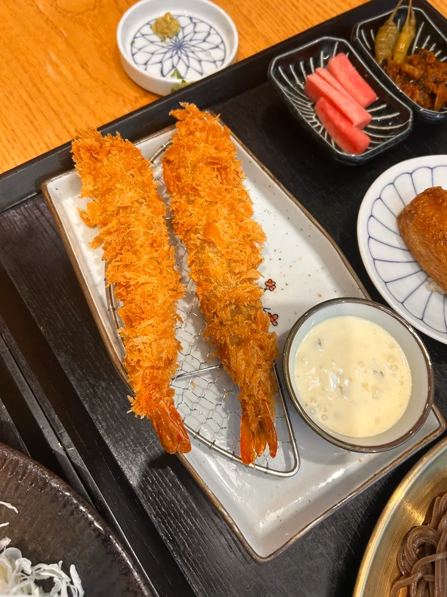소바정식에 함께 나온 유부초밥