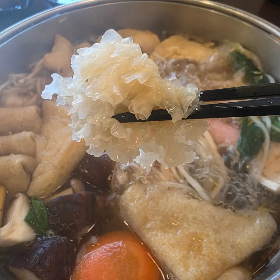 Shabu-shabu meat dipped in tare sauce