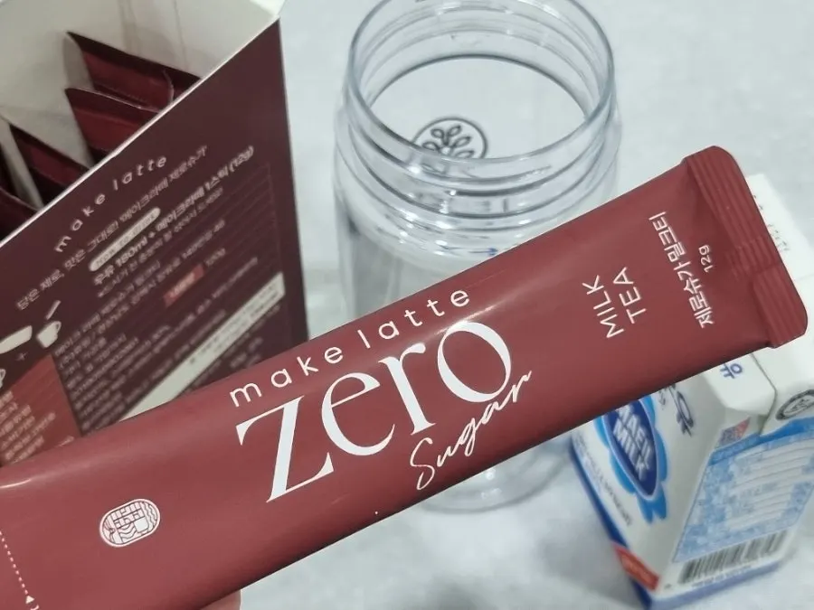 Khuấy trà sữa zero đường bằng thìa