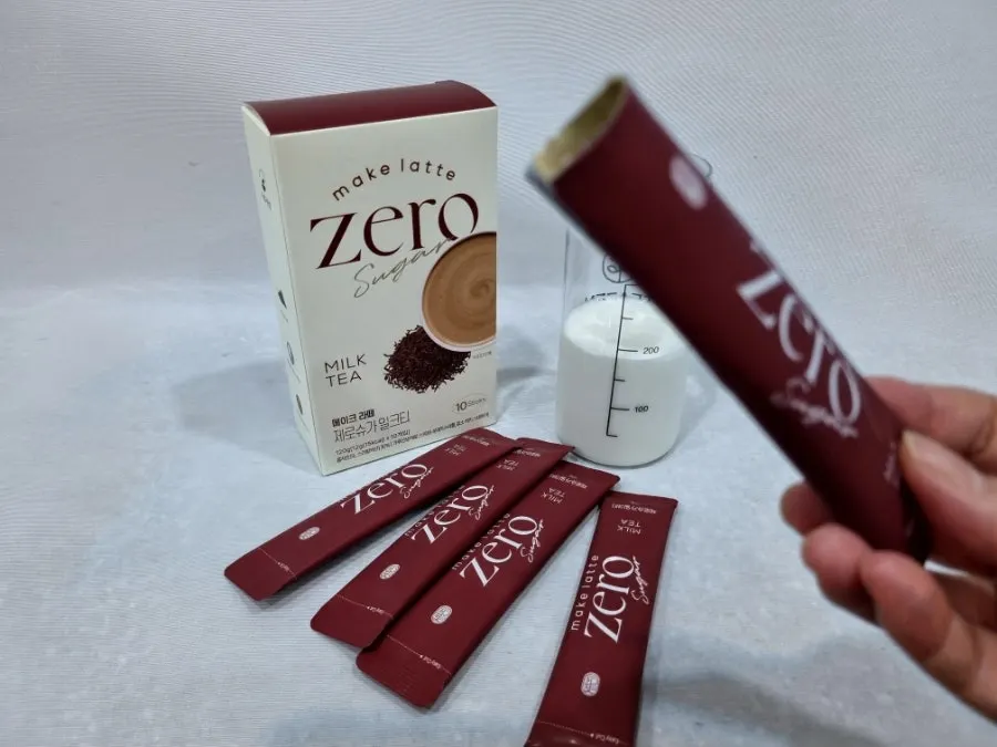 Cảnh uống trà sữa zero đường tại góc homecafe
