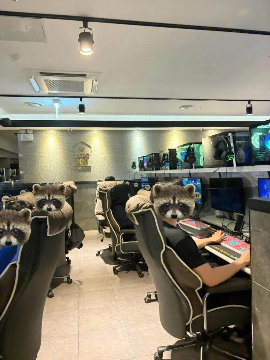 Seating aisle inside ZERO100 PC Gireum