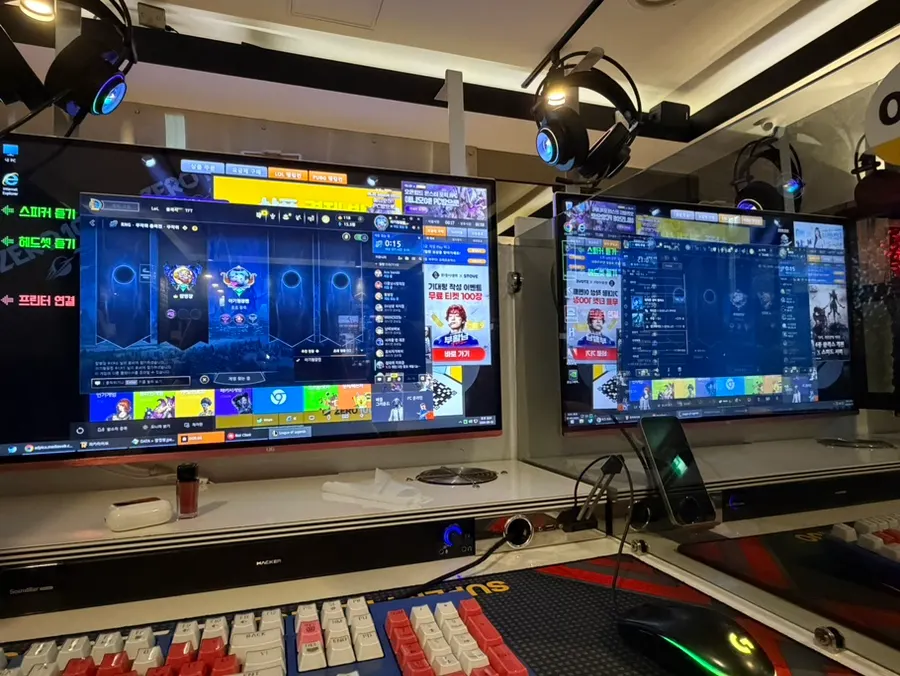 Couple seat desk with a large monitor